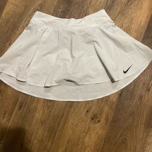 White Nike tennis skirt